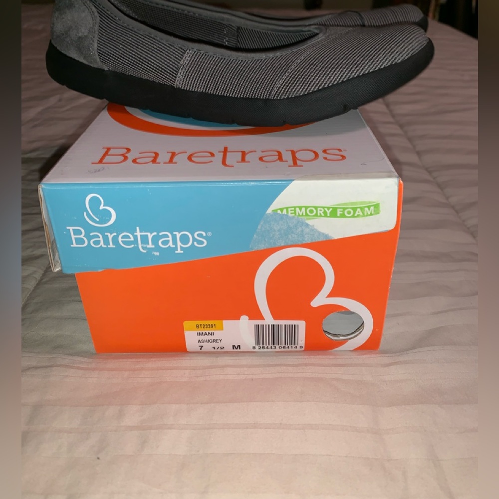 Baretraps Ash Gray slip-on shoes. Women’s size 7.5 Never worn.